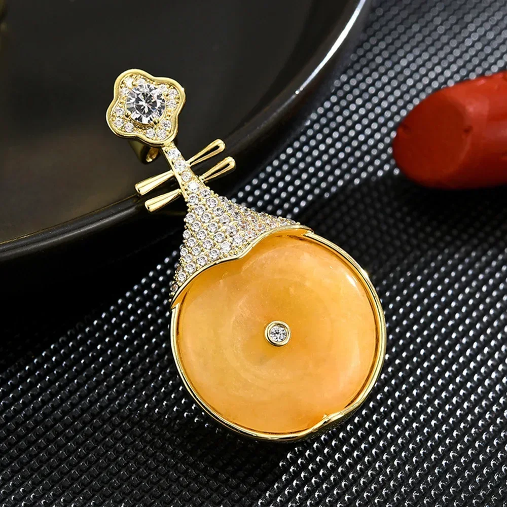 Vintage Brooch for Women Pipa Musical Instrument Brooches Light Luxury Rhinestone Zircon Inlaid Women's Coat Lapel Pins Gifts