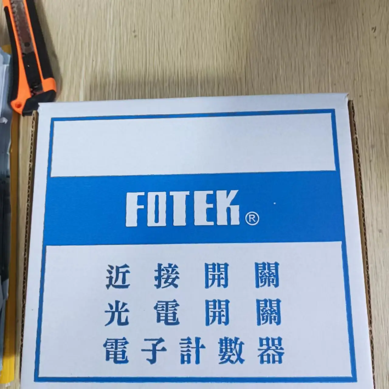 original official FOTEK FC-12V FC-12R FC-12N provides discounts for large quantities of stock