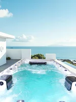 Grand bassin extérieur intelligent à température contrôlée, piscine à débordement, piscine de massage et spa dans les hôtels-villas. 2