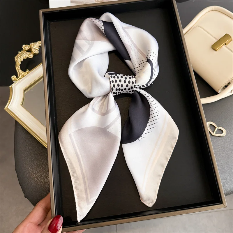 2026 neue Luxus Design Seide Quadrat Schal Frauen Weiche Satin Krawatte Kopftuch Halstuch Hijab Weibliche Schmücken Foulard Kopftuch – Detail 9
