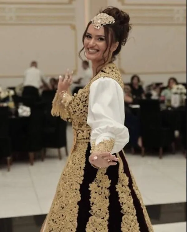 Traditional Kosovo Albanian Prom Dresses Black Jacket Two Pieces Long Sleeve Robes Gold Applique Evening Gown customsized