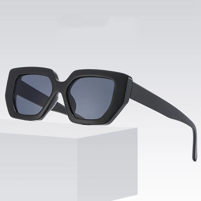 

New Square Sunglasses Women Shades UV400 Fashion Outdoor Men Sun Glasses Vintage Trending Eyewear Travel Luxury Glasses