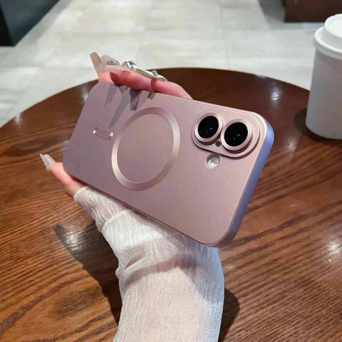 Metallic Paint Magnetic Silicone Case with Solid Color Finish