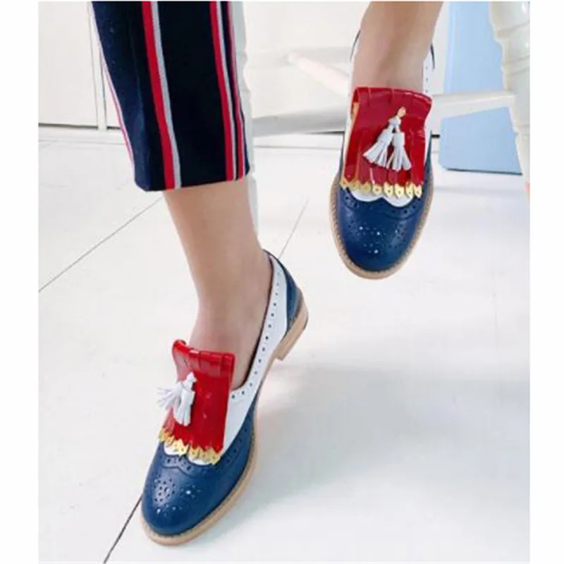 

2022 New Fashion Carved Women Loafers Vintage Tassel Flats Oxfrods Shoes Women Casual Student Mixed Colors Brogues Shoes Ladies