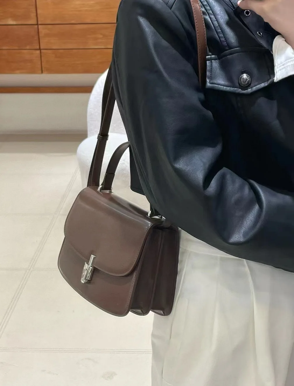 Borsa a mano da donna in vera pelle elegante per tutti i giorni_voghion.com