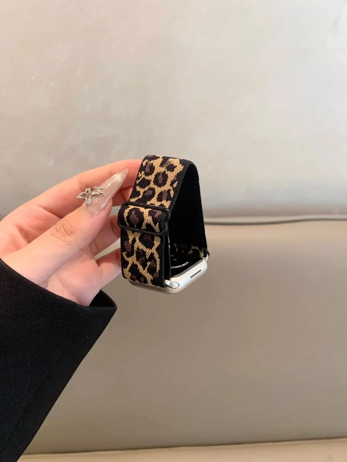 รูปสินค้า สร้อยข้อมือยืดหยุ่นสำหรับ Apple Watch หลายขนาด