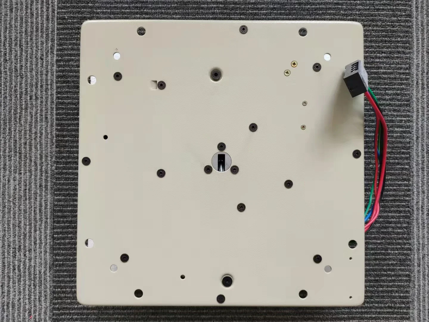 Рисунок 3 - Подъемник для освещения с дистанционным управлением