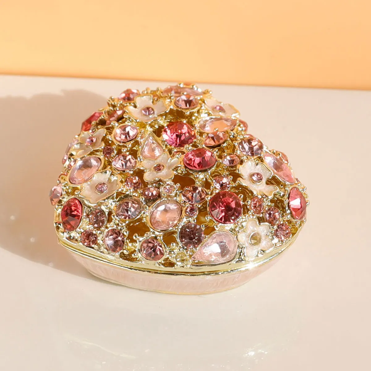 

1pc Hollowed Heart Shaped Jewelry Box, Creative Ring Necklace Storage Box, Desktop Decoration Ornament
