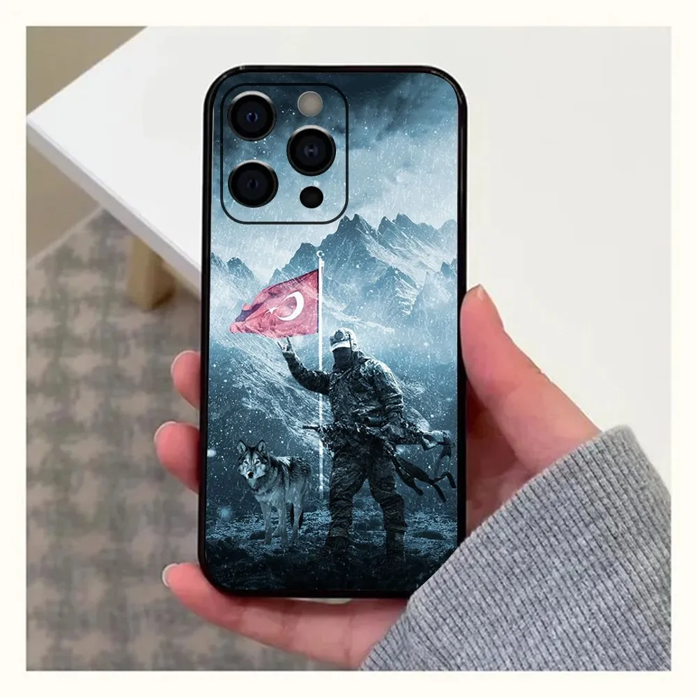 Coque IPhone Anti-dérapante – Drapeau Turquie Et Loup – Modèles 11 à 15 Pro Max