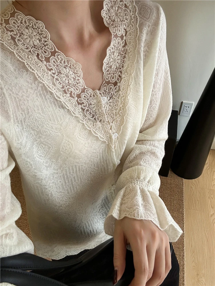 Elegant V-Neck Lace Spliced Cardigan with Flare Sleeves - Women's Autumn Knitwear