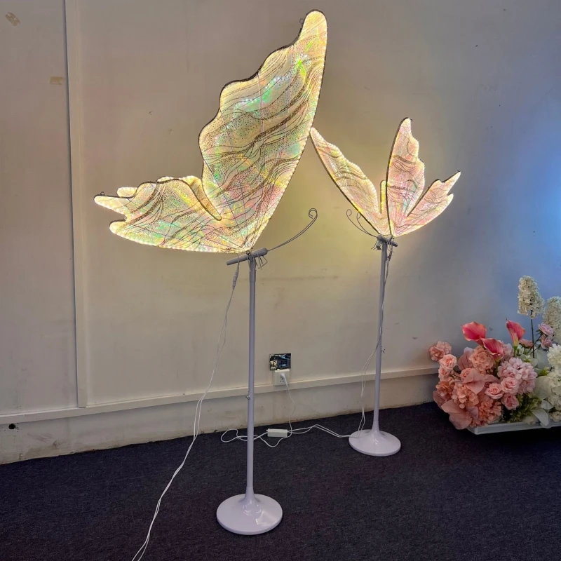カラフルな蝶の羽のフロアランプ、クリエイティブなデザイン