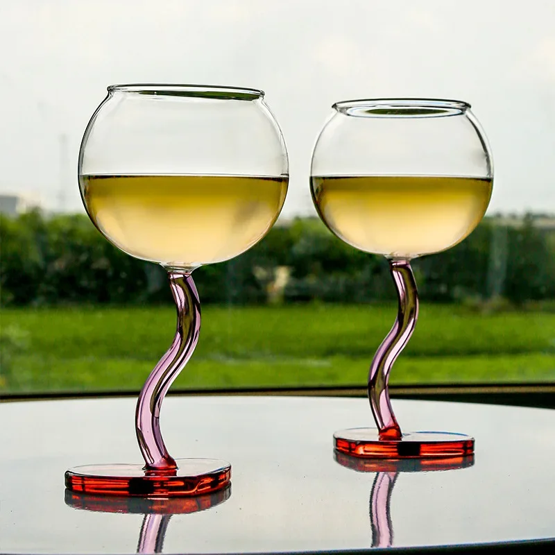 1 Piece 300ml 10oz Glass Lovely Red Heart Shape Base Red Wine Glasses Cup With Pink Twisted Stem Glass Goblet Cup