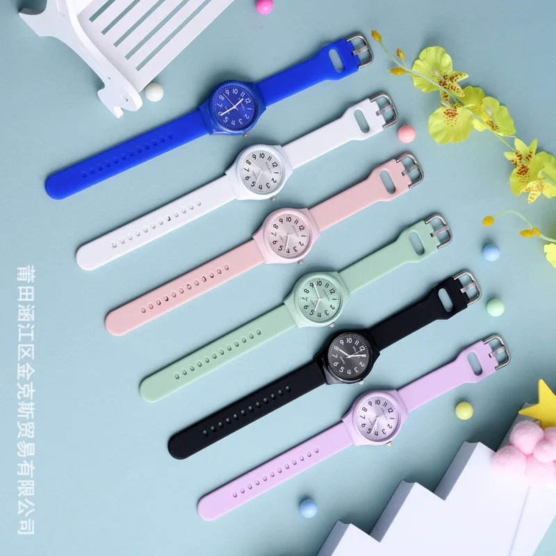 

Classic Fashion Women Men Quartz Watch Mens Women Watches Luxury Retro Big diamond Wristwatches