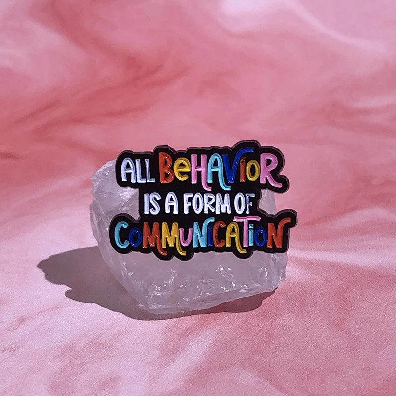 Cartoon Brief Metall Brosche Regenbogen Liebe Soziale Batterie Vermeiden Angst Frauen Machen Geschichte Club Emaille Abzeichen Punk Pin schmuck Geschenk – Detail 12