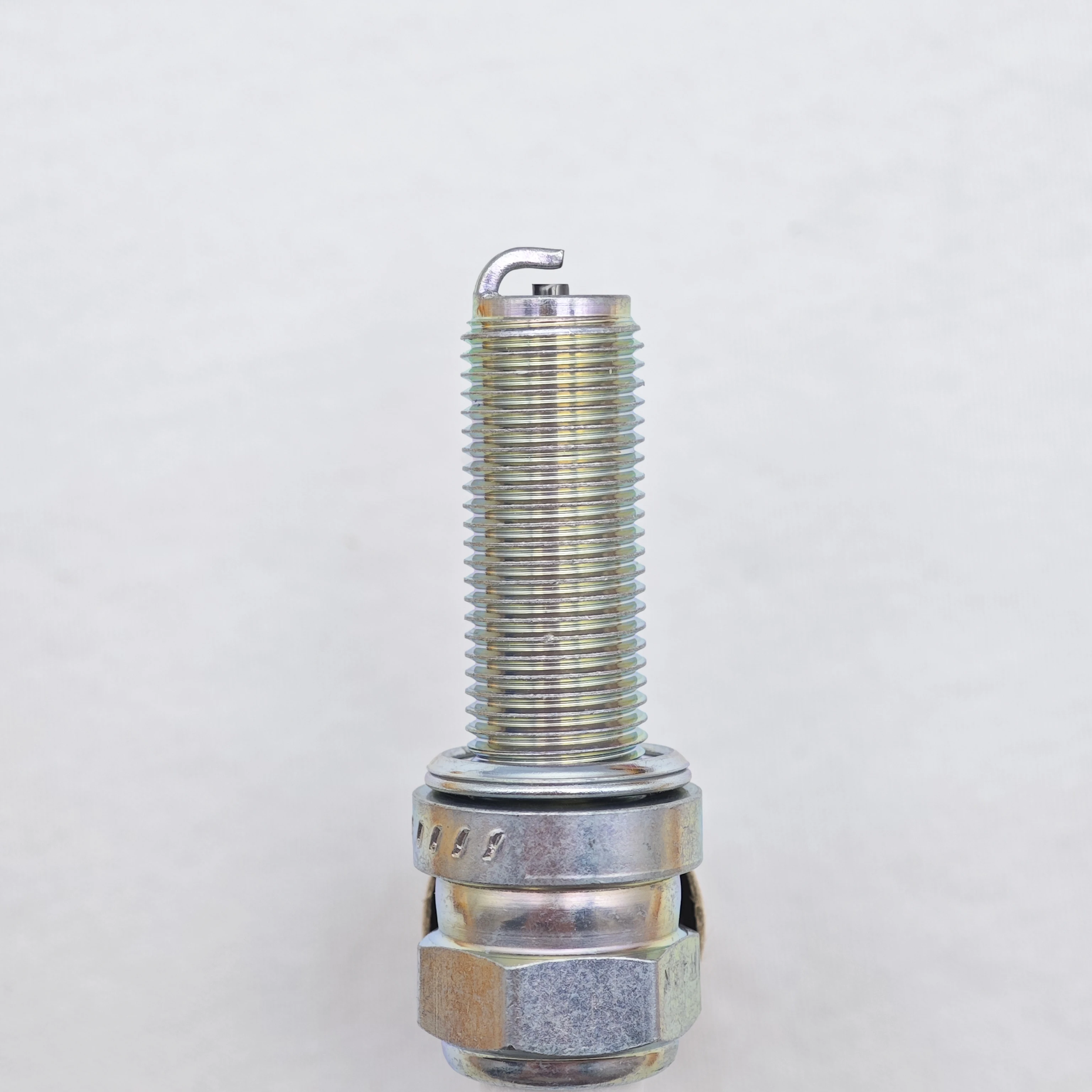 1pcs Original Spark Plug LMAR9G 97476 92222 Suitable For Some Models of EX400 NINJIA 400(-) Z400 ABS (-) etc)