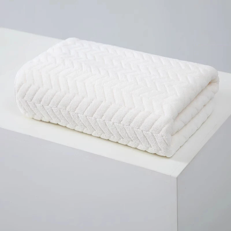 High Quality Thick Coral Velvet Bath Towel, Soft Absorbent Texture_voghion.com