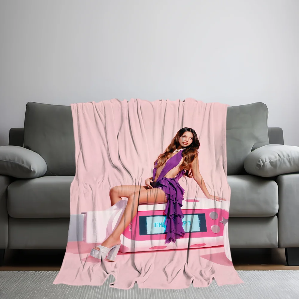 Singer E-Emilia Mernes Mp3 Music Blanket Skin friendly comfort warm soft plush blanket suitable sofa living room office bedroom 2