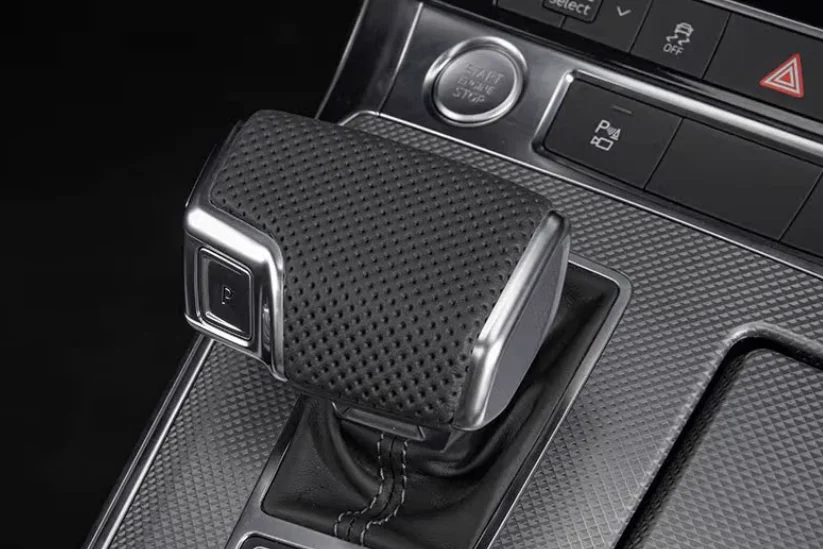 LHD! Für Audi A6 C8 Leder Schalthebelabdeckung mit Loch Schaltknauf perforiertes Leder Auto Styling Konsole Schalthebelgriff Rahmen – Detail 5