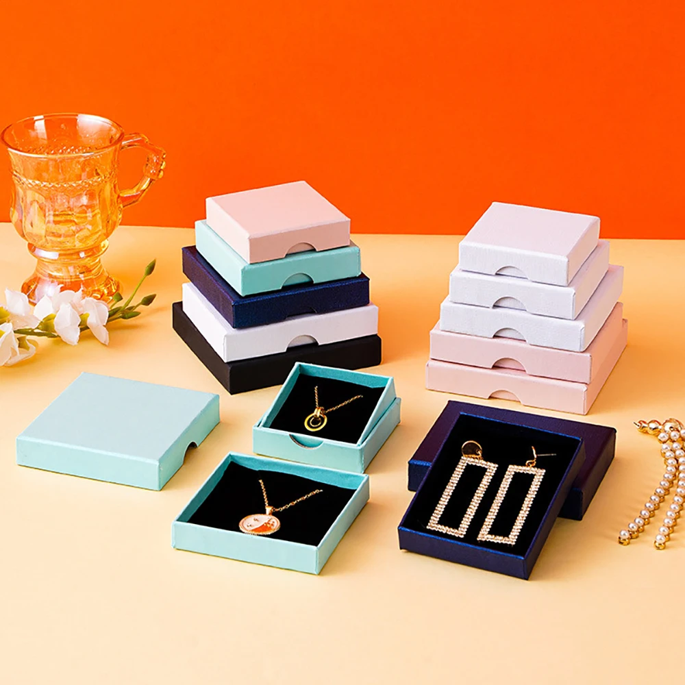 50 stücke Neue Design Papier Schmuck Box 7x7x1,6 cm 8*8*1,6 cm ring Halskette Armbänder Ohrring Schmuck Verpackung Organizer Geschenk Boxen – Detail 1