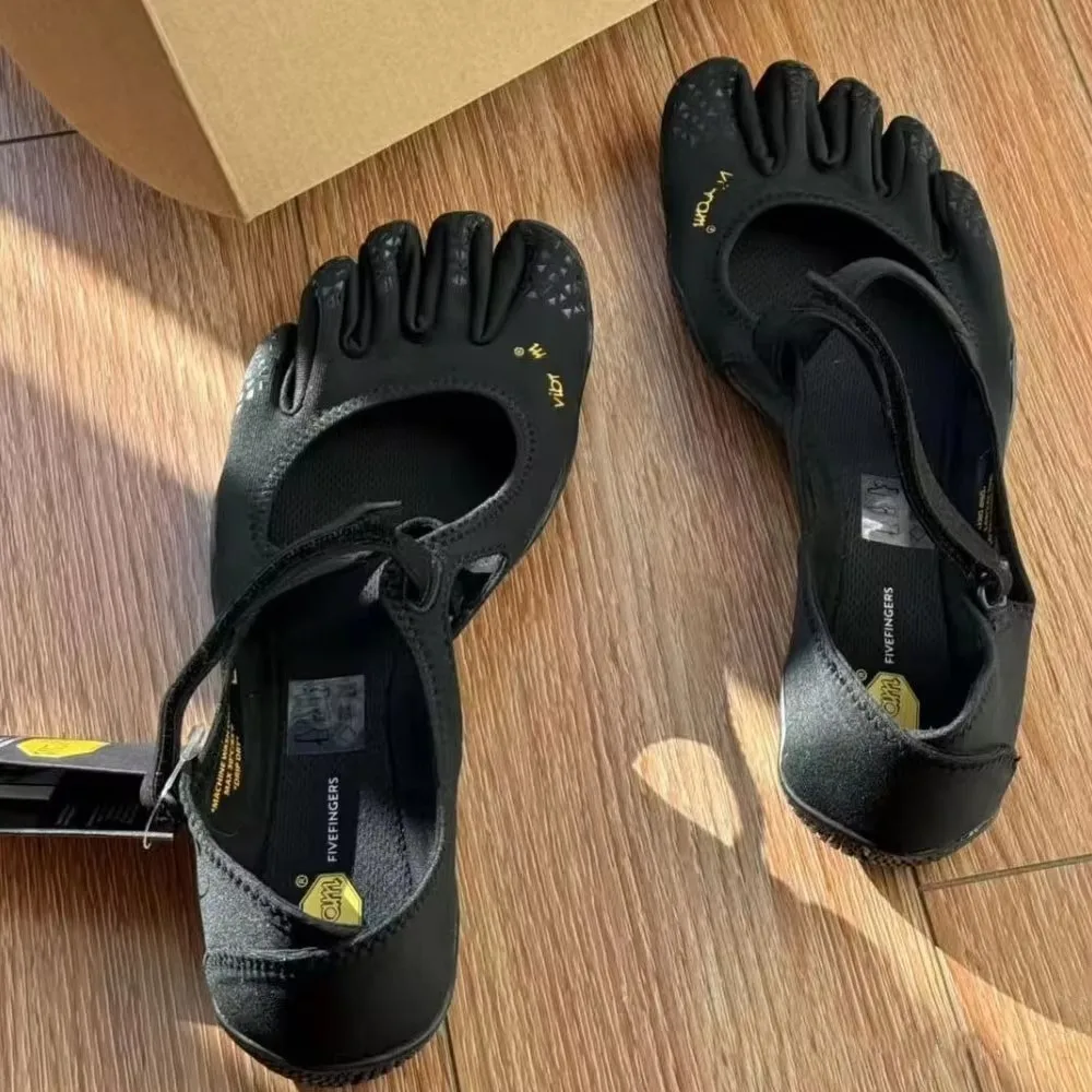 V-Soul Five-Toe Sneakers 1