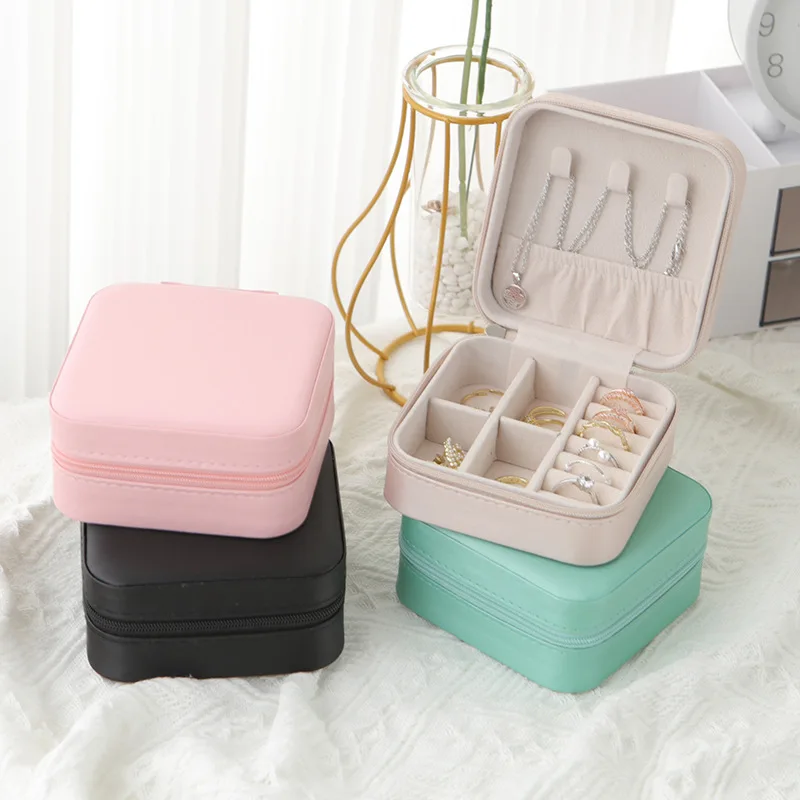 Schmuck-Organizer, Reise-Schmuckkästchen, tragbare Schmuckschatulle aus Leder, Aufbewahrungsbox für Ohrringe, Ringe, Halsketten, modisch – Detail 3