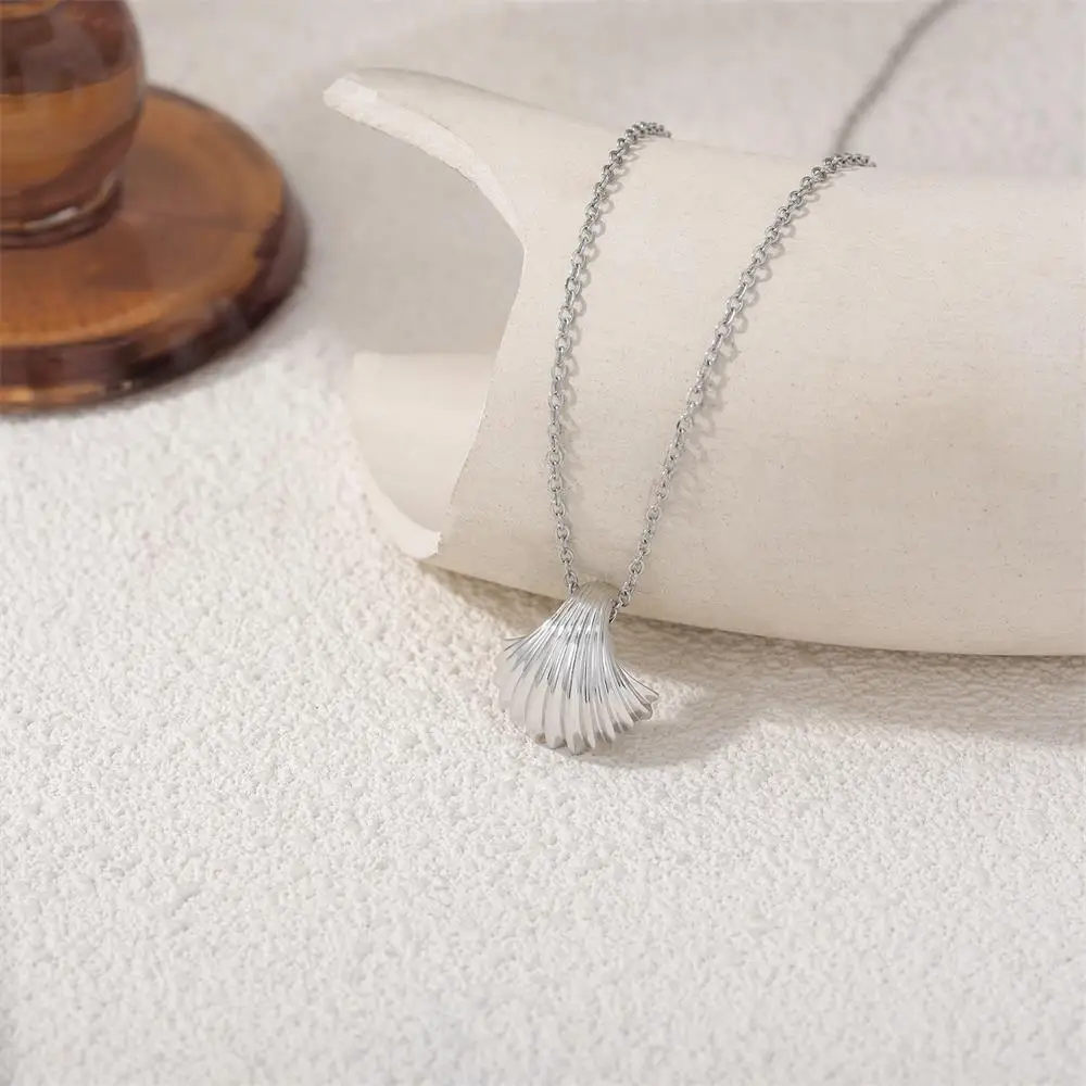 Delicate Striped Texture Shell Necklace Silver Color for Women Anti Allergic Metal Chain Sea Snail Collar Choker Summer Jewelry