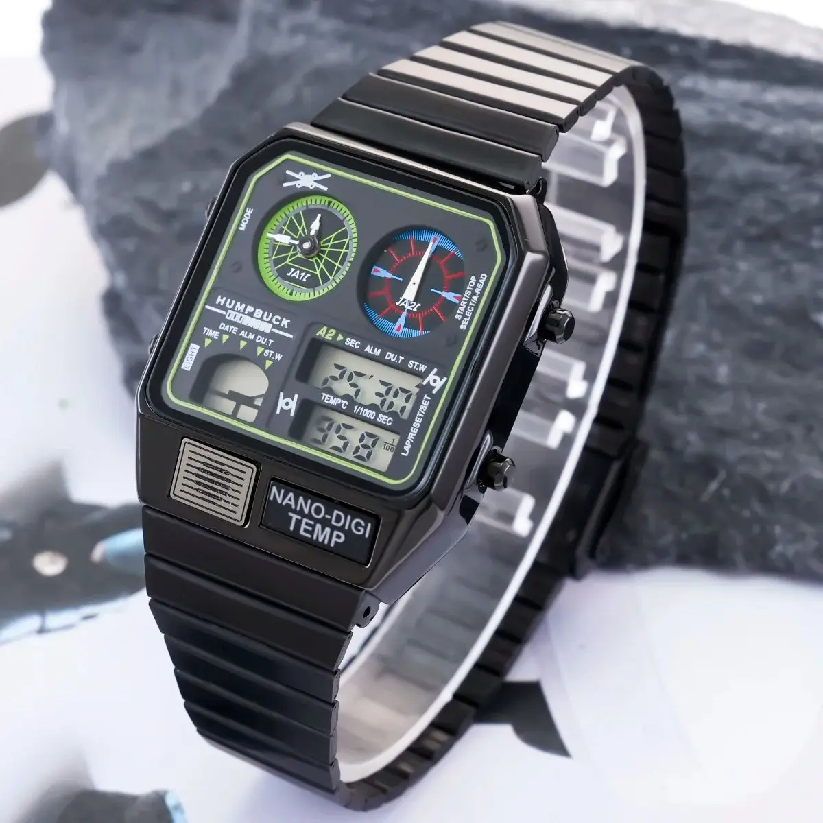 Рисунок 3 - Стильные часы HUMPBUCK с застежкой