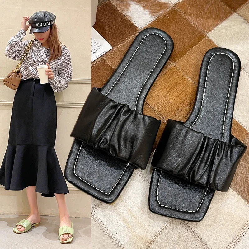 

Сланцы женские с квадратным носком, сандалии с плиссировкой, плоская подошва, повседневные шлепанцы, однотонная летняя обувь, 2024