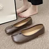 Fashion Design Women's Flat Split Toe Shoes Women Microfiber Leather Comfortable Flat Split Toe Slippers Soft Sole Loafers 2