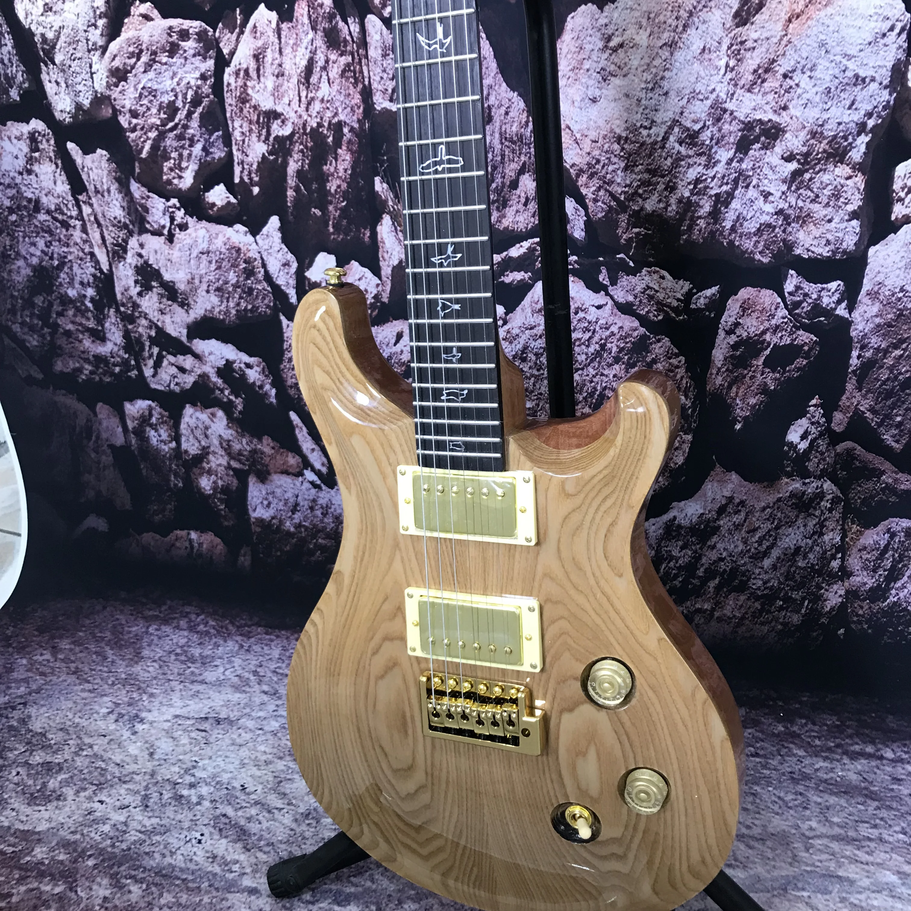Factory Electric Guitar Natural Color Maple Wood Top Bird Good Sound Quality