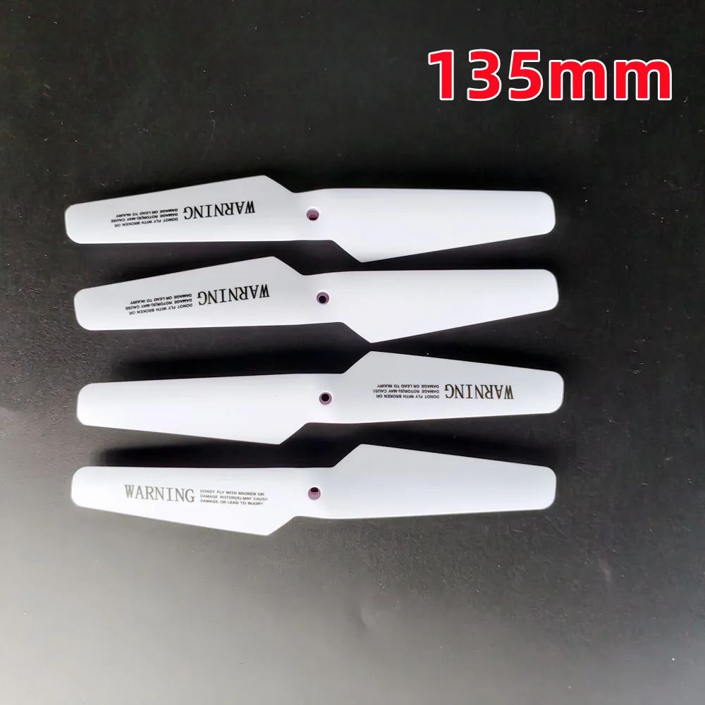 Détail des hélices de drone 122mm avec embouts de fixation 3.5mm, adaptées aux moteurs de drone.