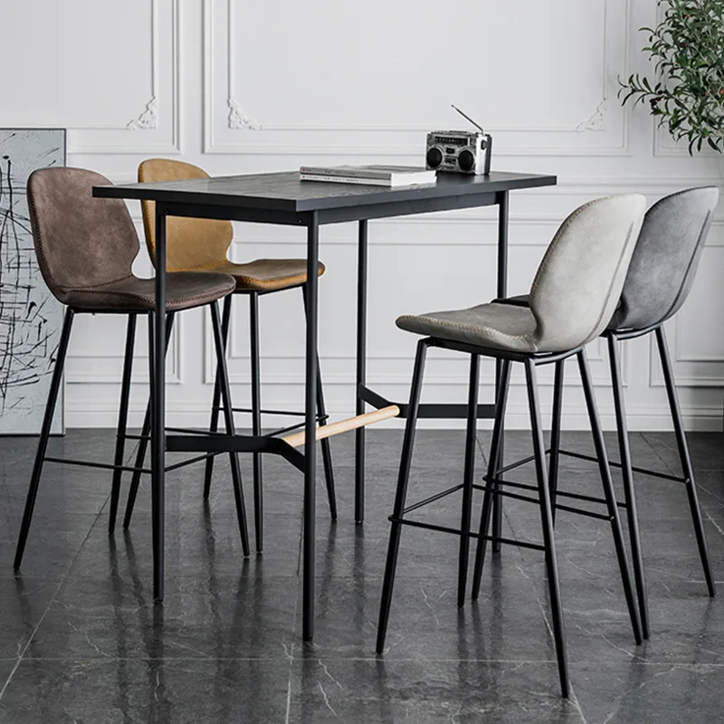 Рисунок 4 - Кожаный барный стул для завтрака