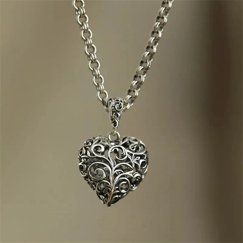 

Tang Grass Pattern Hollow Heart Pendant Circle Chain Dragon Pattern Cylindrical Buckle Necklace Trendy Retro Design Female Gift