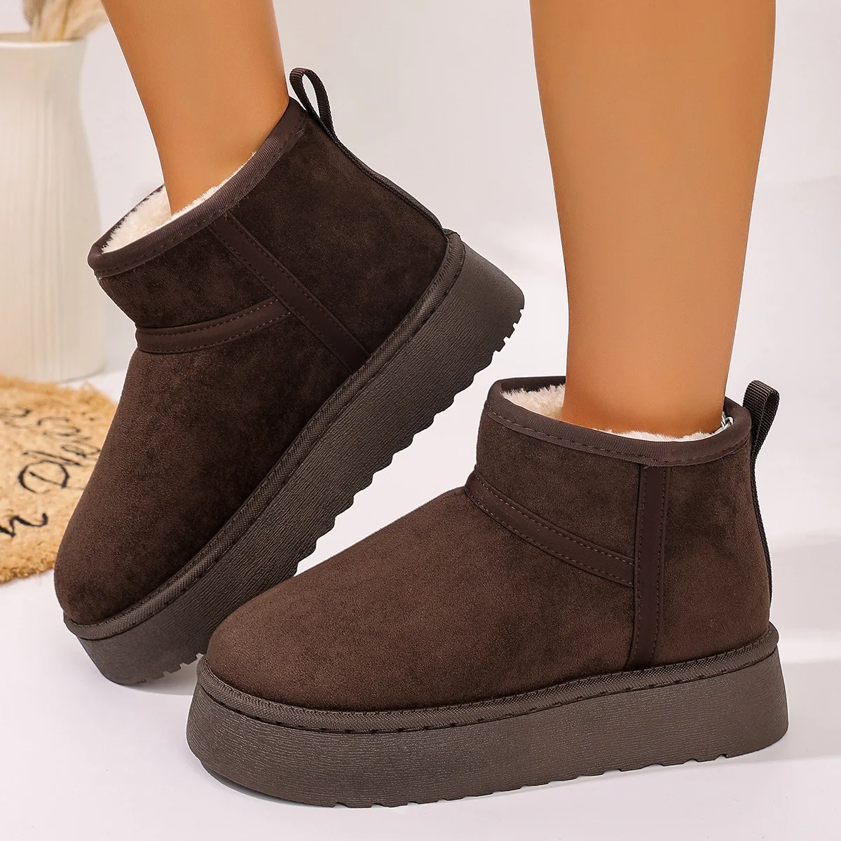 Women's Thick Bottom Snow Boots 2025 New Fashion Comfortable Warm Fleece Lined Short Boot Cross Border Trendy Boots