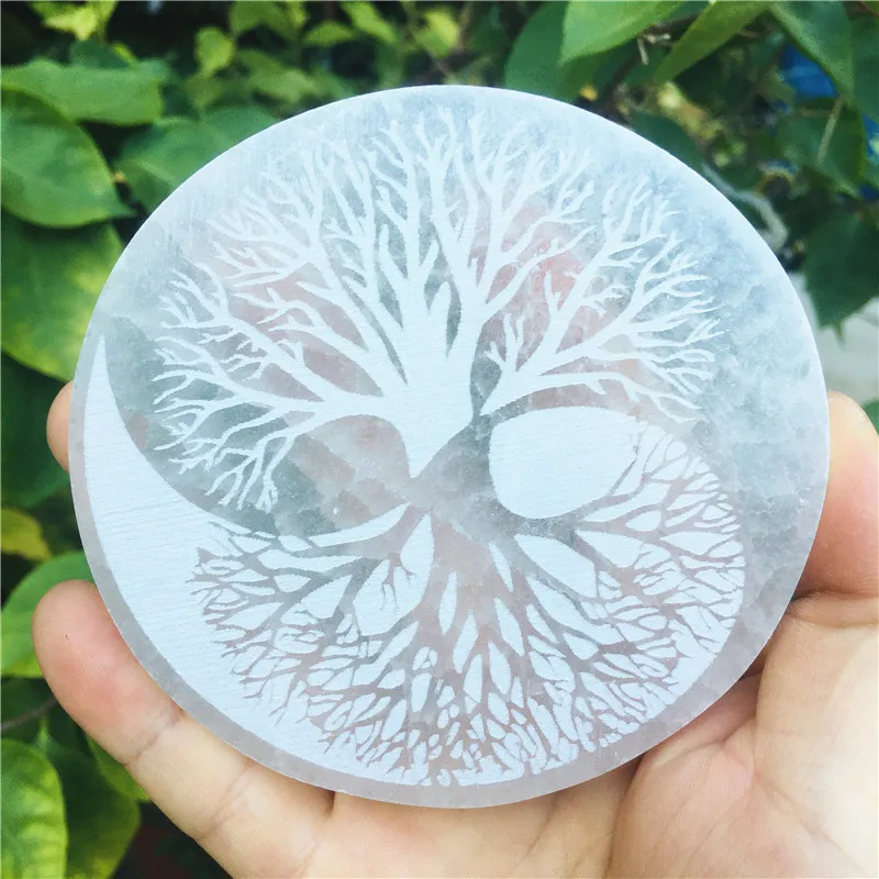 

10 см Selenite зарядная пластина натуральные белые Selenite плиты круглые подставки Selenite с ручной резьбой the Tree of Life T