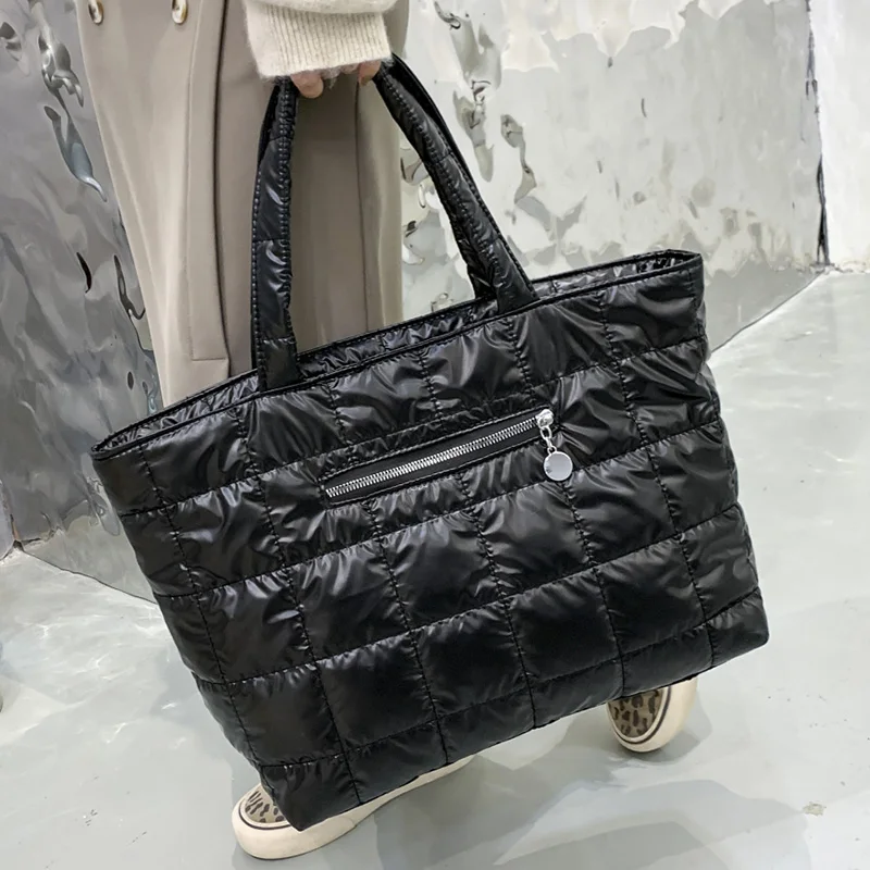 Chic Quilted Checkered Tote Bag – Spacious, Stylish & Versatile