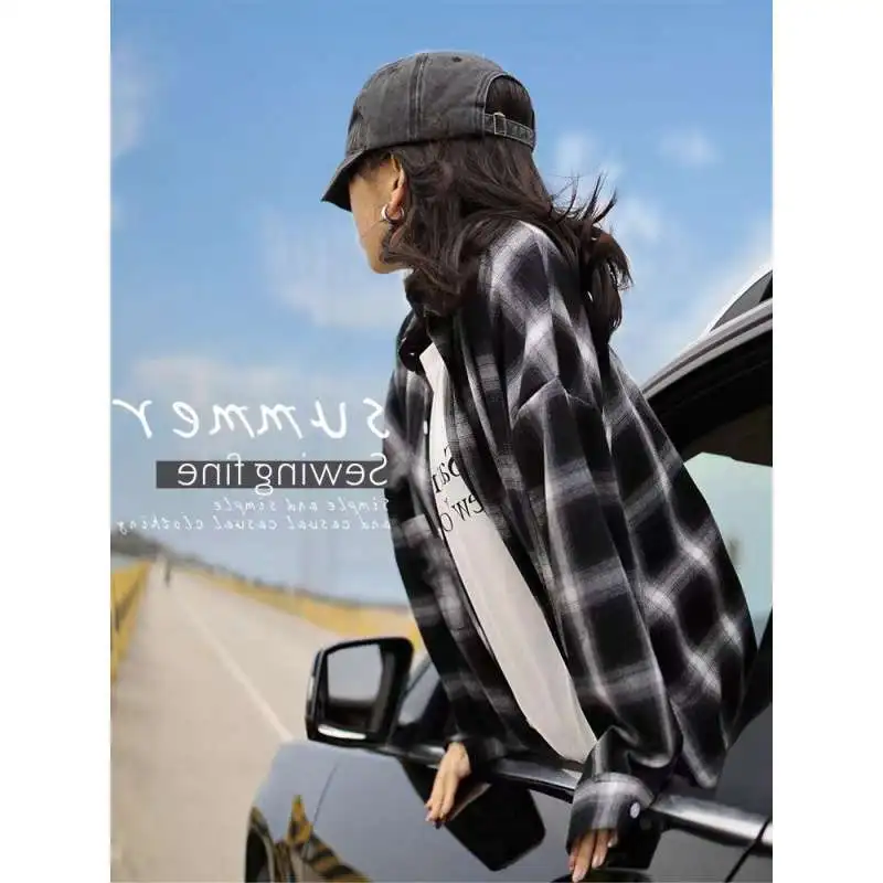 Camicia Casual Americana Retrò a Quadri da Donna, Vestibilità Ampia, Lunghezza Media, Stile Coreano, Abbigliamento Esterno per Coppie, in Cotone Floccato a Maniche Lunghe - immagine 3