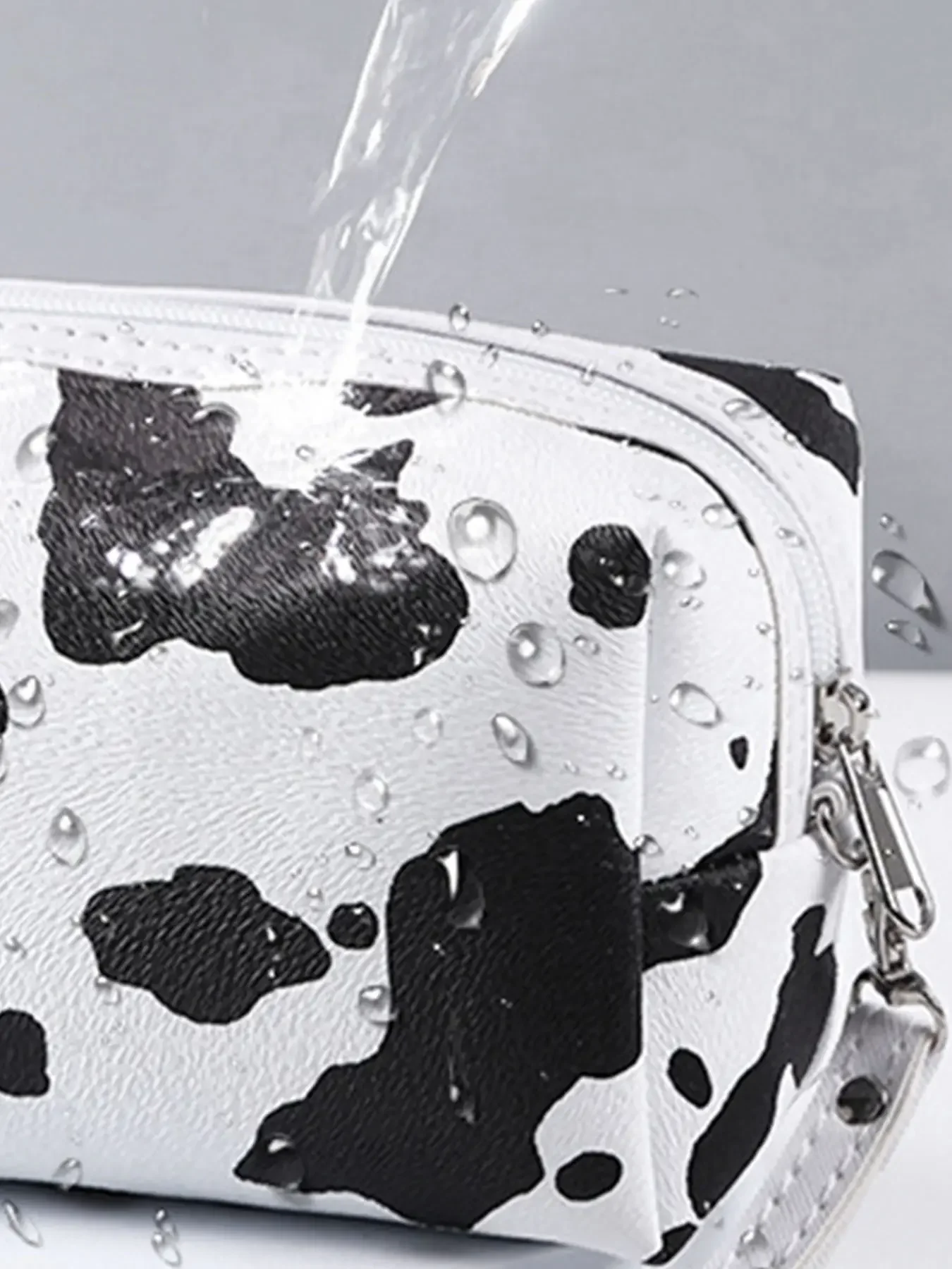 One Piece Cow Pattern Cosmetic Bag, Waterproof Travel Large Capacity Toiletry Bag, Portable Cosmetic Storage Bag 4