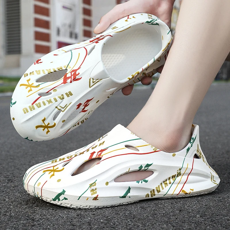 New Mens Fashion Summer Sandals Ultra Soft EVA Clogs for Men Breathable Garden Shoes Wading Beach Shoes Casual Printed Sandal summer sandals