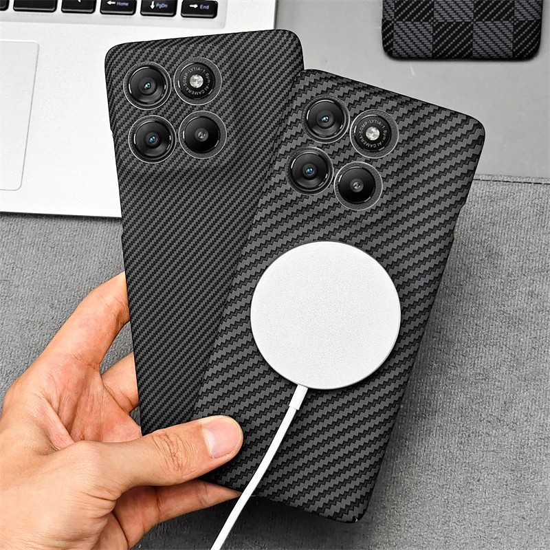 Magnetic Carbon Fiber Striped Hard Case with Embossed Design
