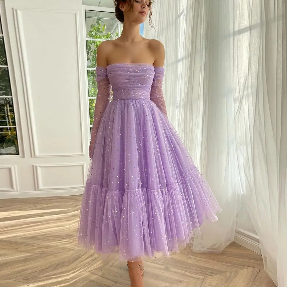 

Lavender Starry Tulle Short Prom Dresses Tight Long Sleeves Strapless Tiered Homecoming Gowns Formal Party Girl Dress