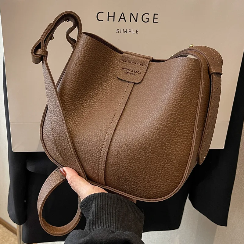 2023 Popular Bag Female New Fashion Texture Shoulder Bag Large Capacity Retro Ladies Crossbody Bag Shoulder Bag for Girls