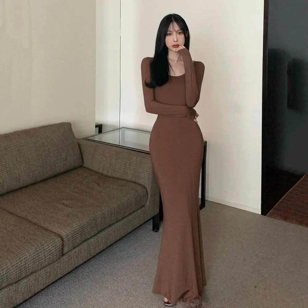 

Женское облегающее платье с длинным рукавом и квадратным вырезом