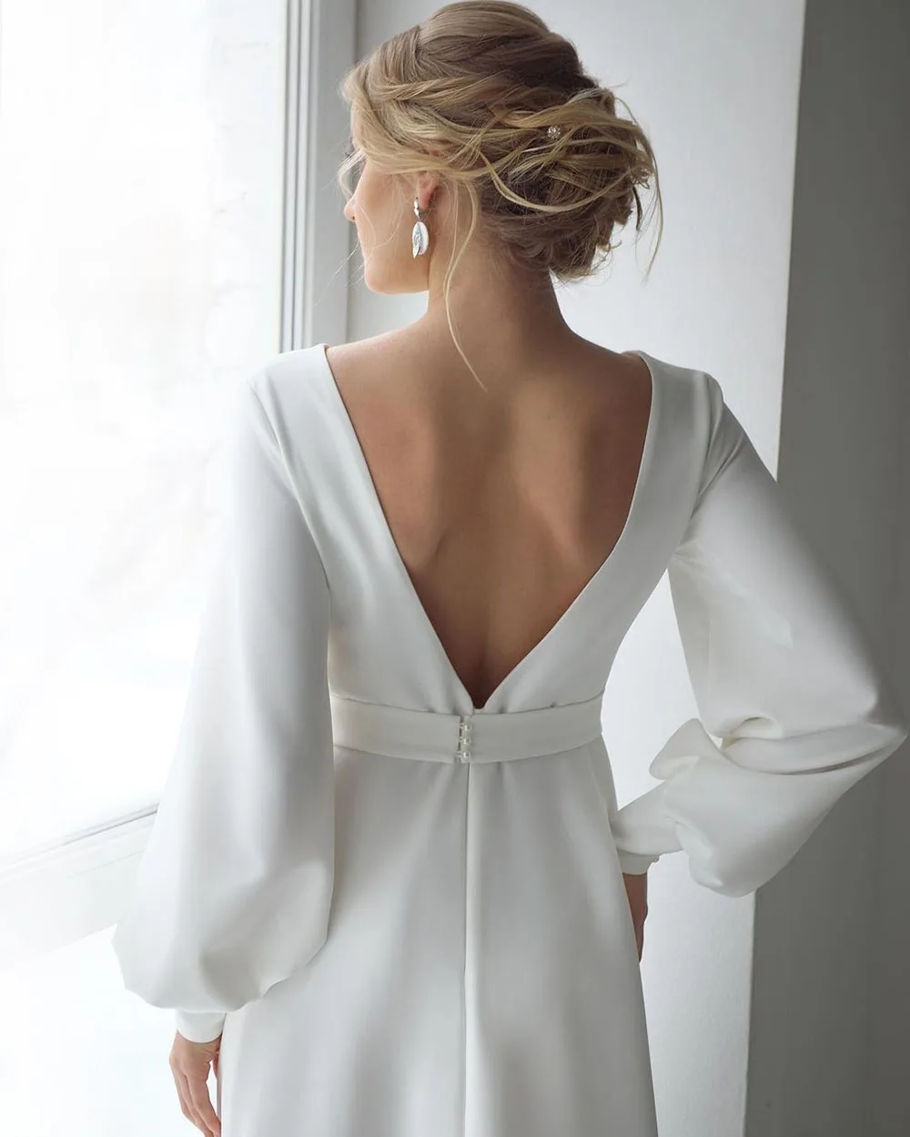 Simple Civil Wedding Dresses Brides 2025 Scoop neck Long Sleeves Backless Customized Bridal Dress Wedding Party Dress Elegant 3