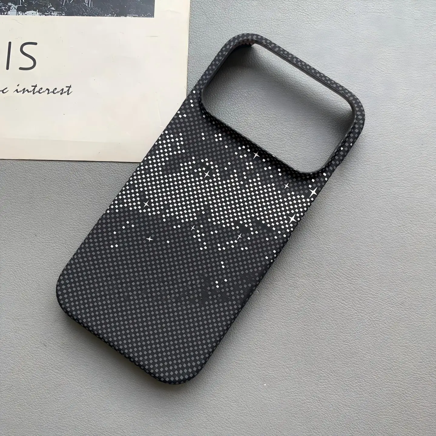ตัวเลือกสินค้า เคส iPhone ไร้ขอบลายคาร์บอนไฟเบอร์ พร้อมชาร์จ Magsafe