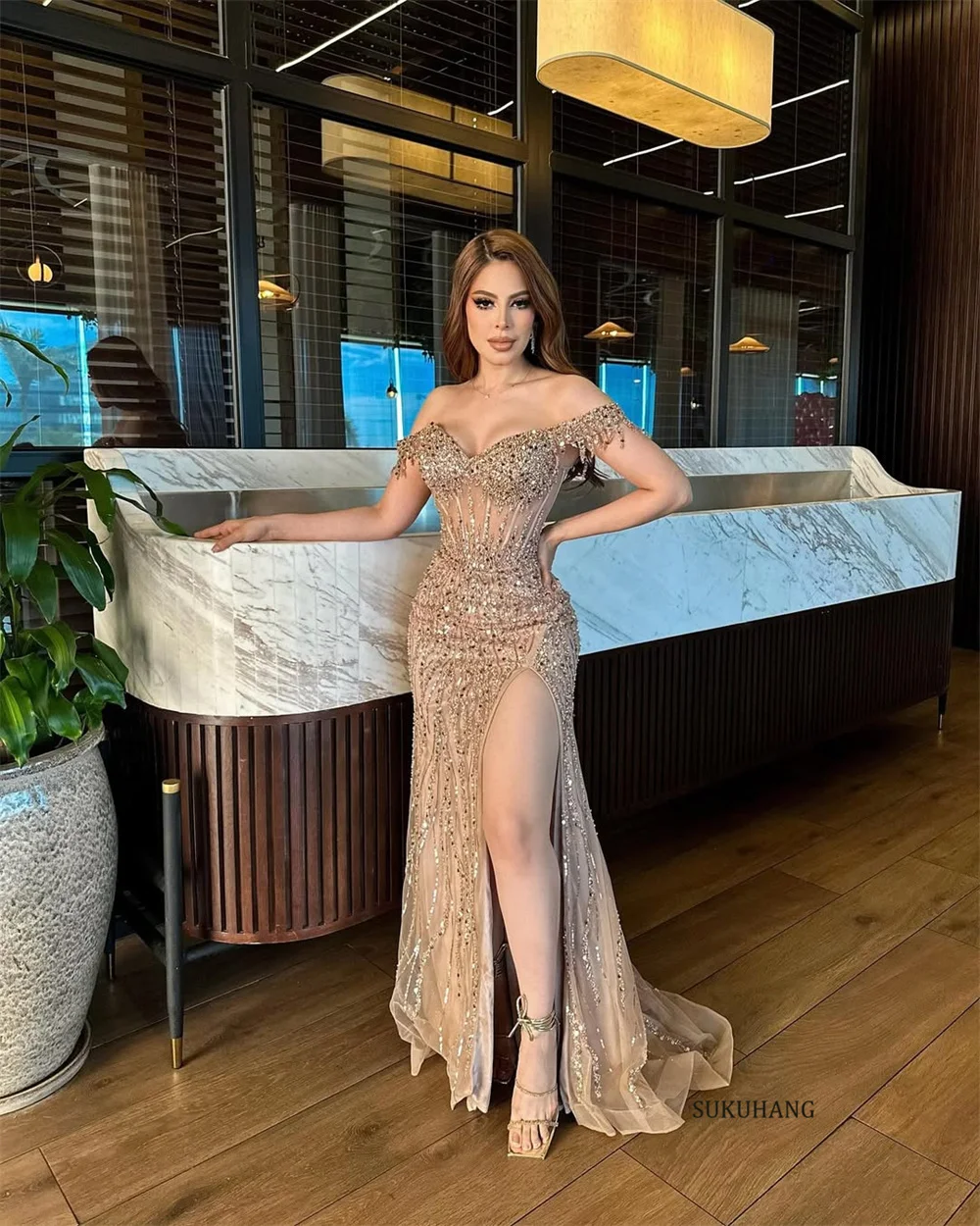 SUKUHANG Lange goldene Abendkleider Vestidos De Fiesta Luxus-Abschlussballkleider mit Perlen für Damen, besondere Anlässe, individuell – Detail 2