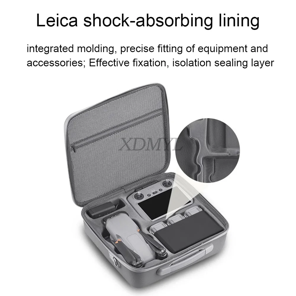 Détail de l'étui imperméable Leica gris clair avec sangles de fixation intérieures