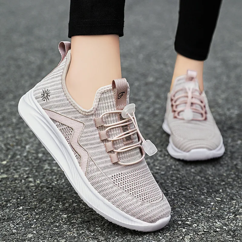 Fashionable and trendy women's shoes, soft soled mesh casual shoes, middle-aged women's sports outdoor hiking shoes