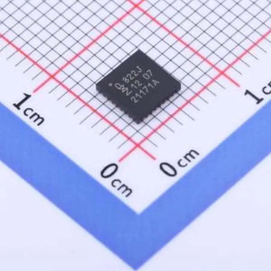 LPC822M101JHI33Y