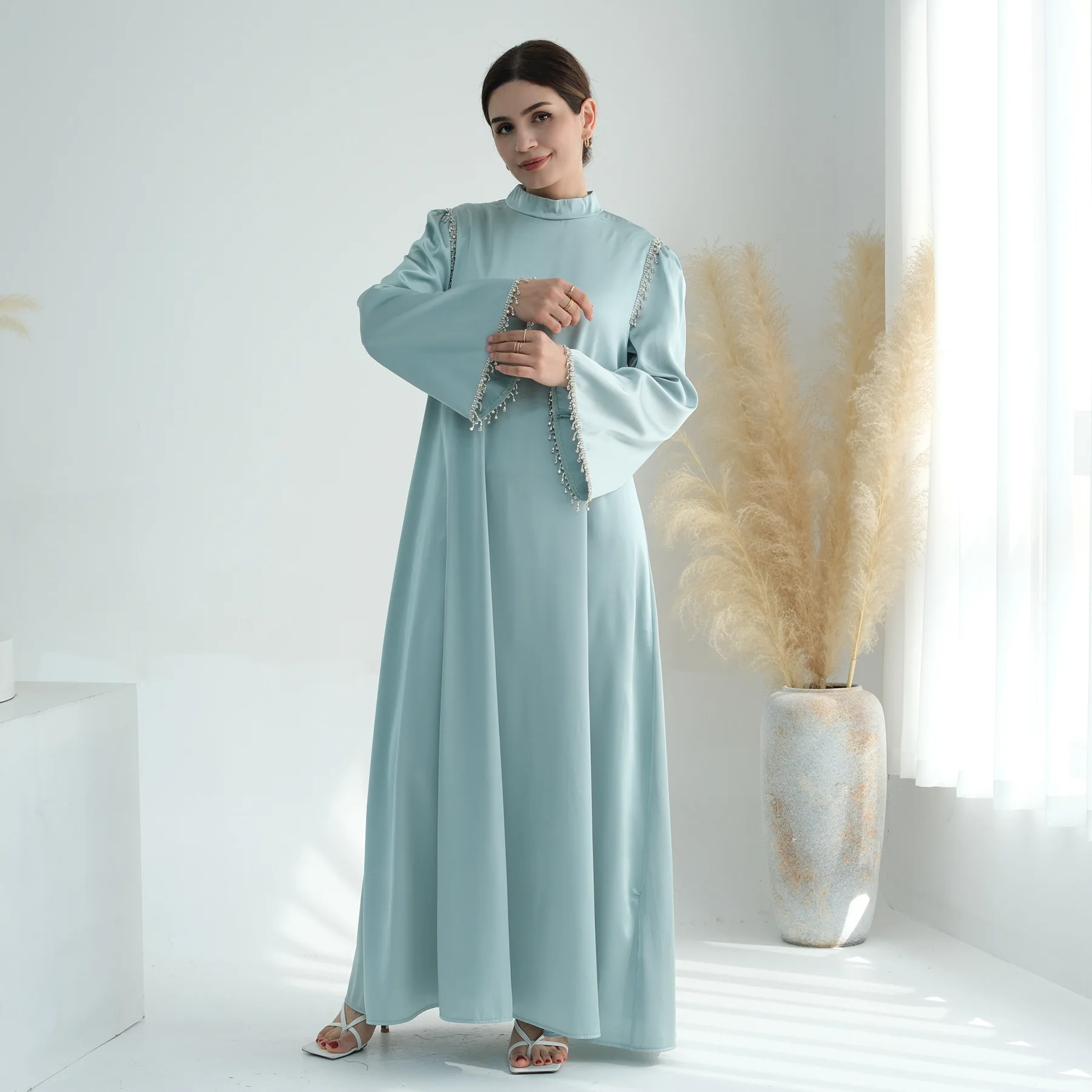 Satin Abaya Dubai Luxury Beads Muslim Hijab Dress Elegant Turkey Party Dresses for Women Kaftan Robe Ramadan Islamic Clothing
